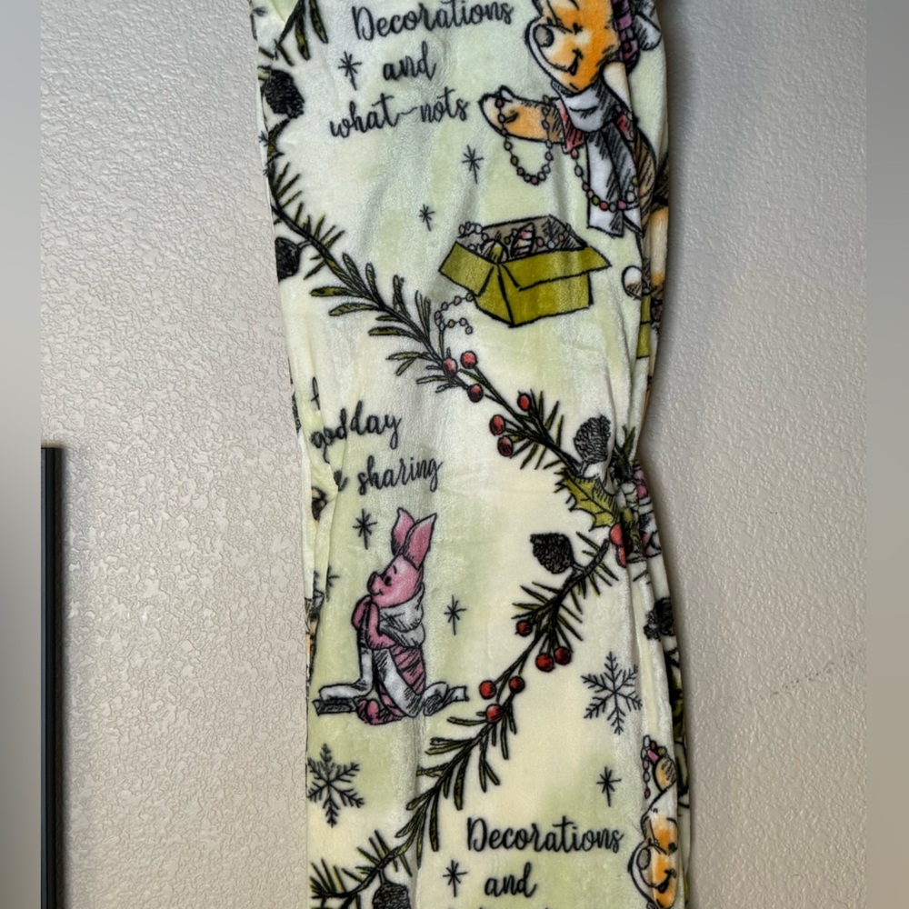 Winnie Pooh Christmas Blanket